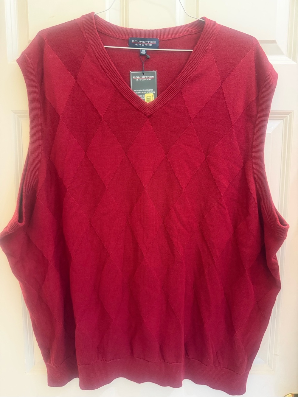 Roundtree & Yorke Red Argyle V-Neck Sweater Vest